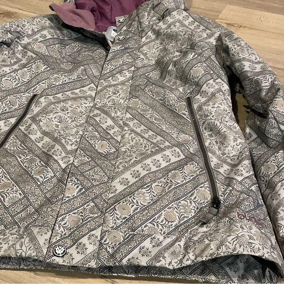 Burton Dryride The White Collection Floral Women's Ski Snowboard Jacket Size M - Picture 2 of 8